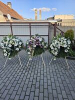 Kwiaty pamięci - Wieniec stojący - obrazek 13